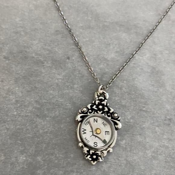 Silver tone compass necklace - Picture 3 of 8